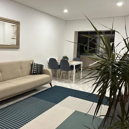 Proximo Da E Do Centro Da *